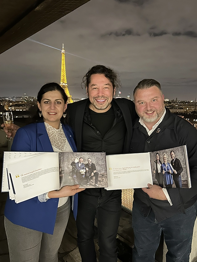 Michel Dupré au lancement du livre « Histoire de liens » pour lequel il a réalisé les photos portrait de 140 meilleurs ouvriers de France .