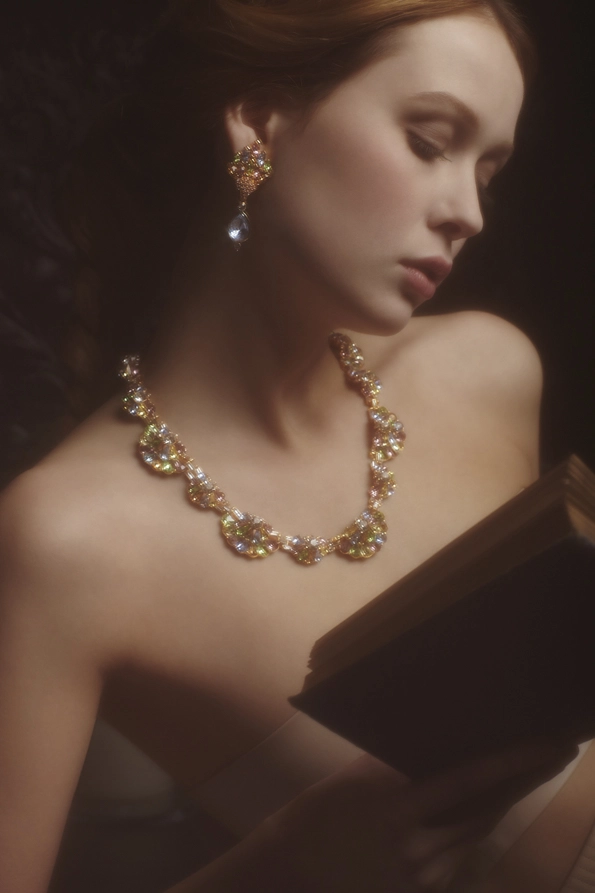 editorial bijoux innocence, bijoux Bernard Delettrez, par le photographe de bijoux michel dupré